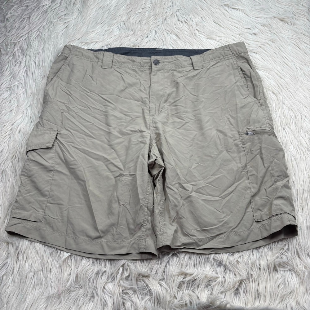 Columbia Men's 42 Beige Nylon Cargo Shorts Hiking Camping